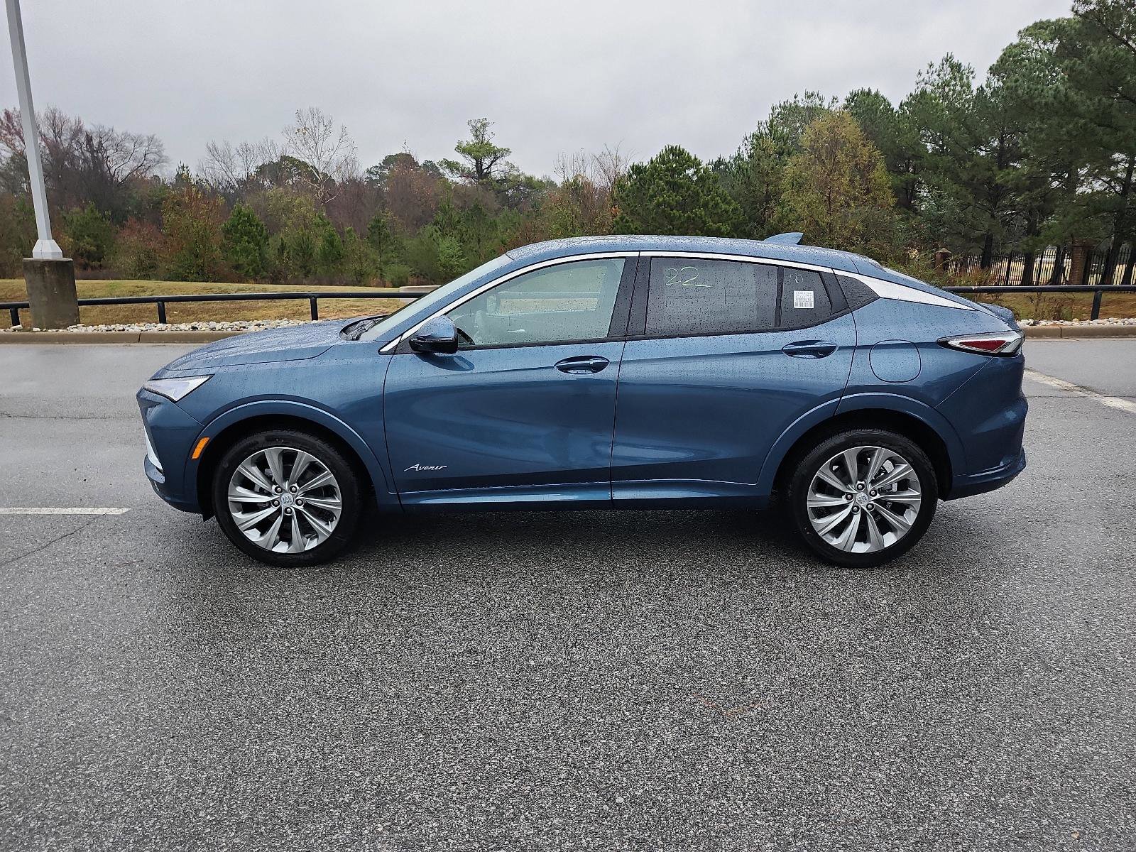 New 2026 Buick Envista Avenir FWD image 2