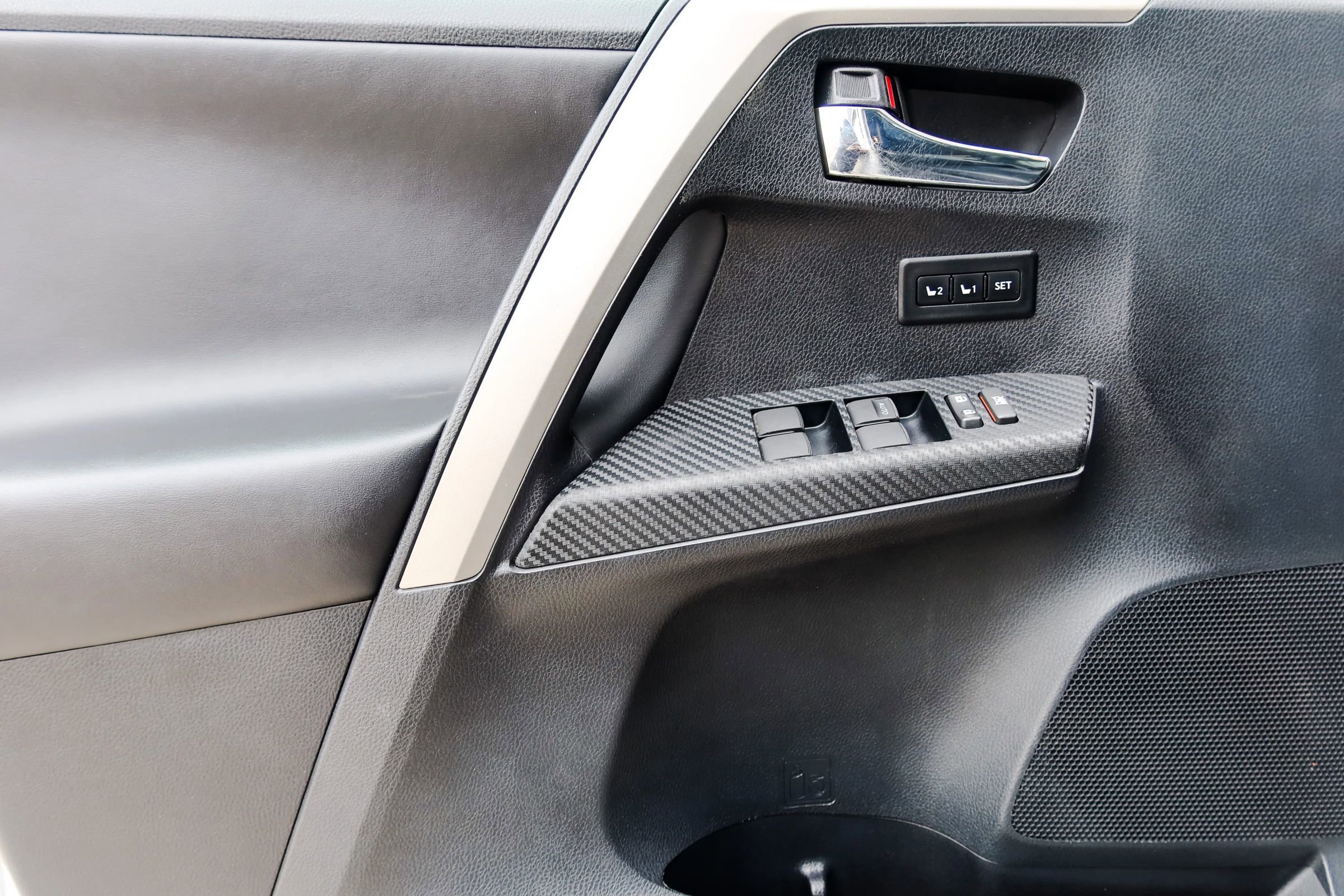 Used 2013 Toyota RAV4 Limited image 8