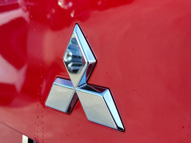 New 2025 Mitsubishi Outlander SE image 8