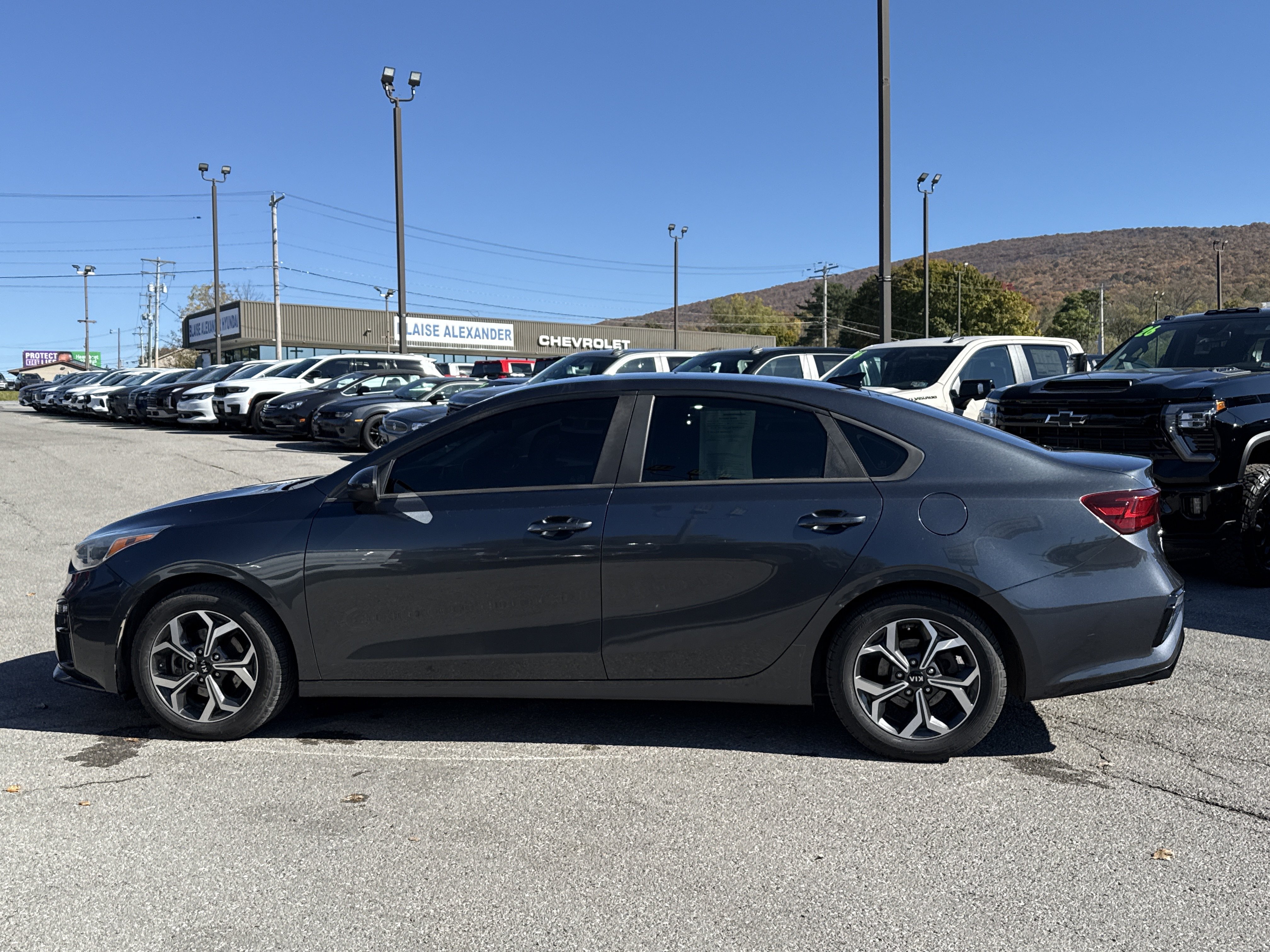 Used 2019 Kia Forte LXS FWD image 6