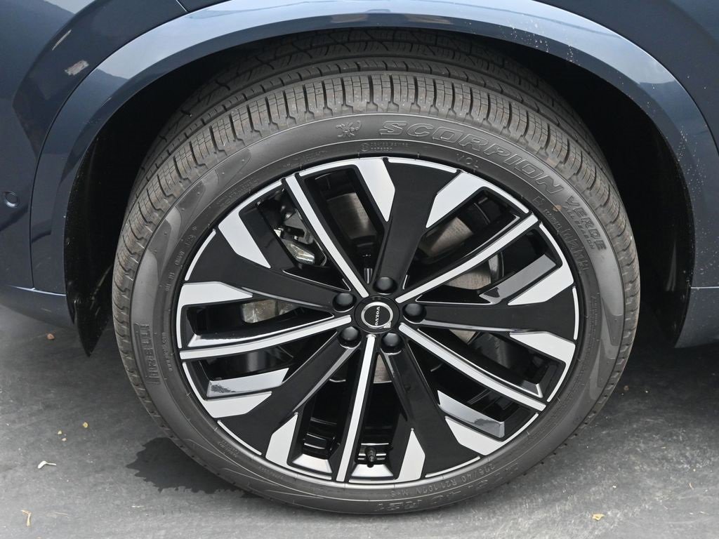 New 2026 Volvo XC90 B5 Plus image 9