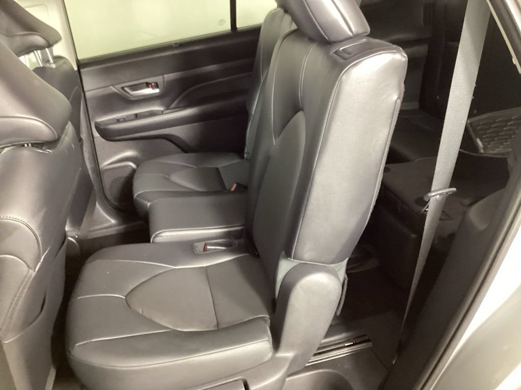 Used 2024 Toyota Grand Highlander AWD image 25