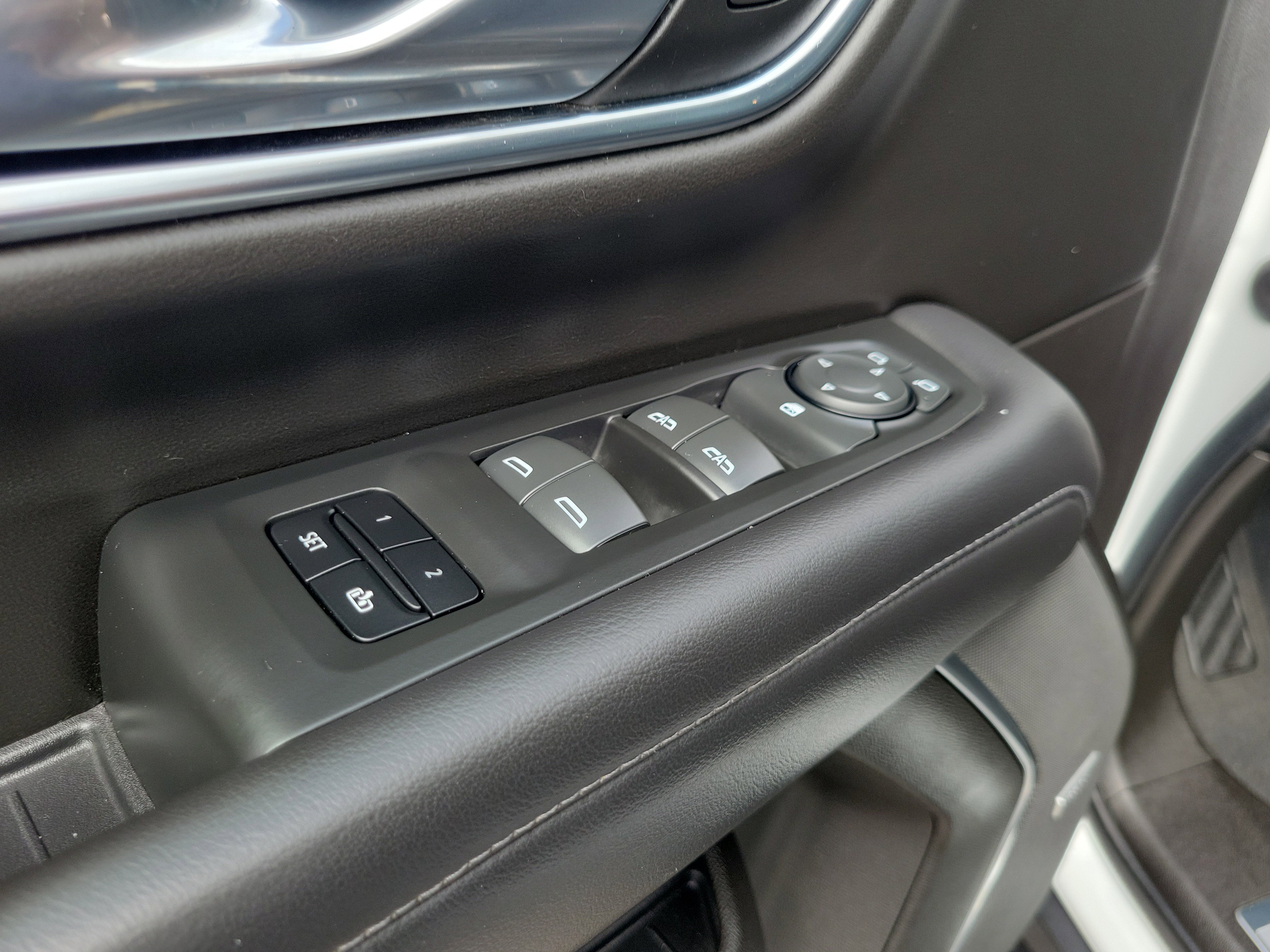 Used 2021 Chevrolet Suburban LT image 23