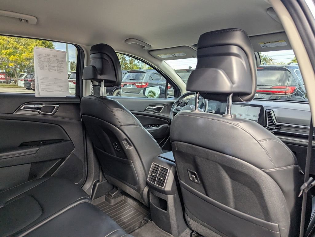 Used 2024 Kia Sportage EX image 12