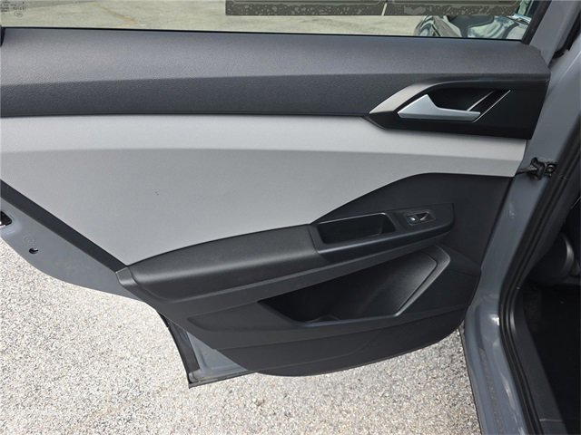 Used 2022 Volkswagen Taos SE image 9