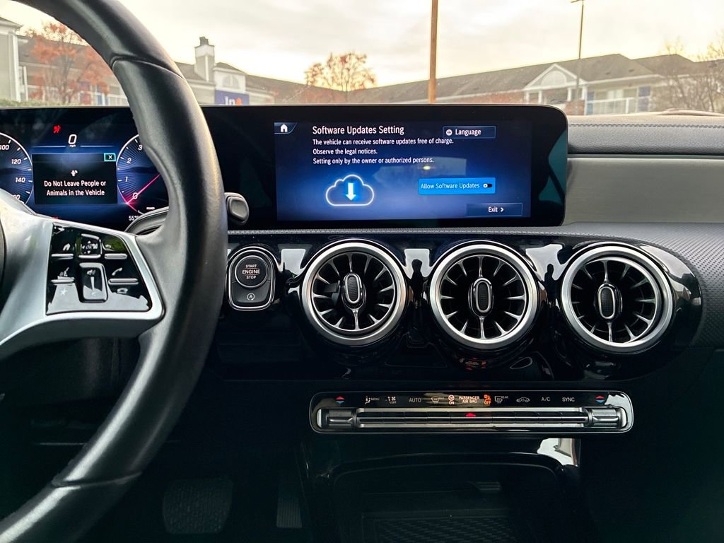 Used 2025 Mercedes-Benz CLA 250 image 17