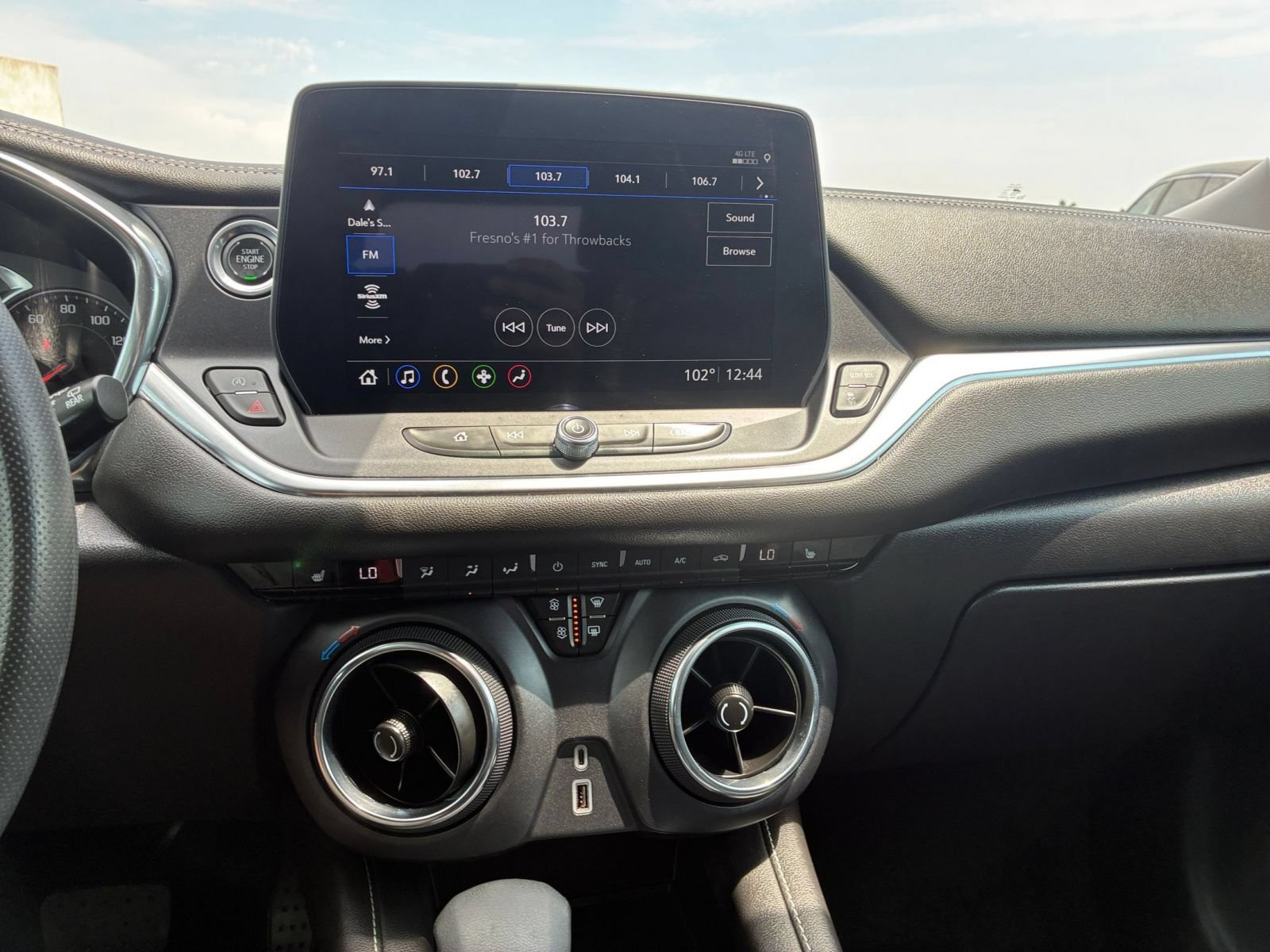 Used 2025 Chevrolet Blazer LT FWD image 17