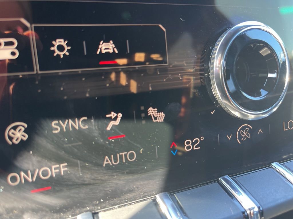 Used 2025 GMC Acadia Elevation image 22