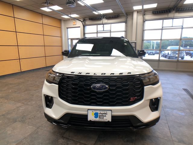 Used 2025 Ford Explorer ST w/ Sun And Sound Package AWD/4WD image 2