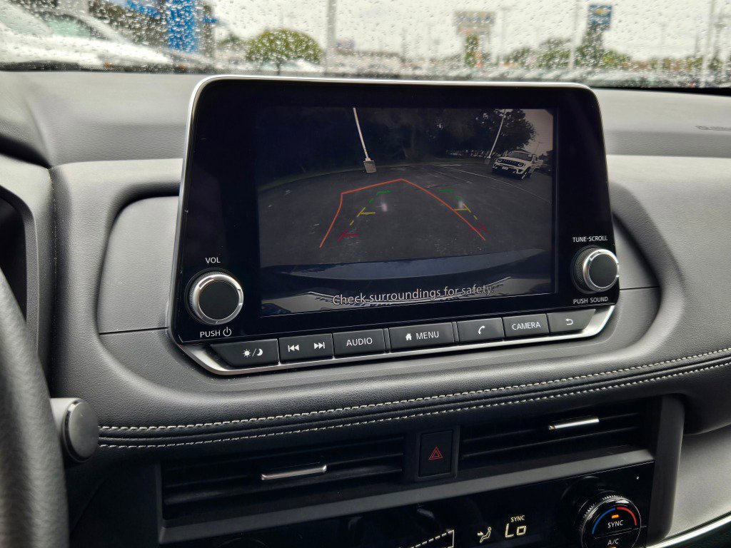 Used 2024 Nissan Rogue SV FWD image 26