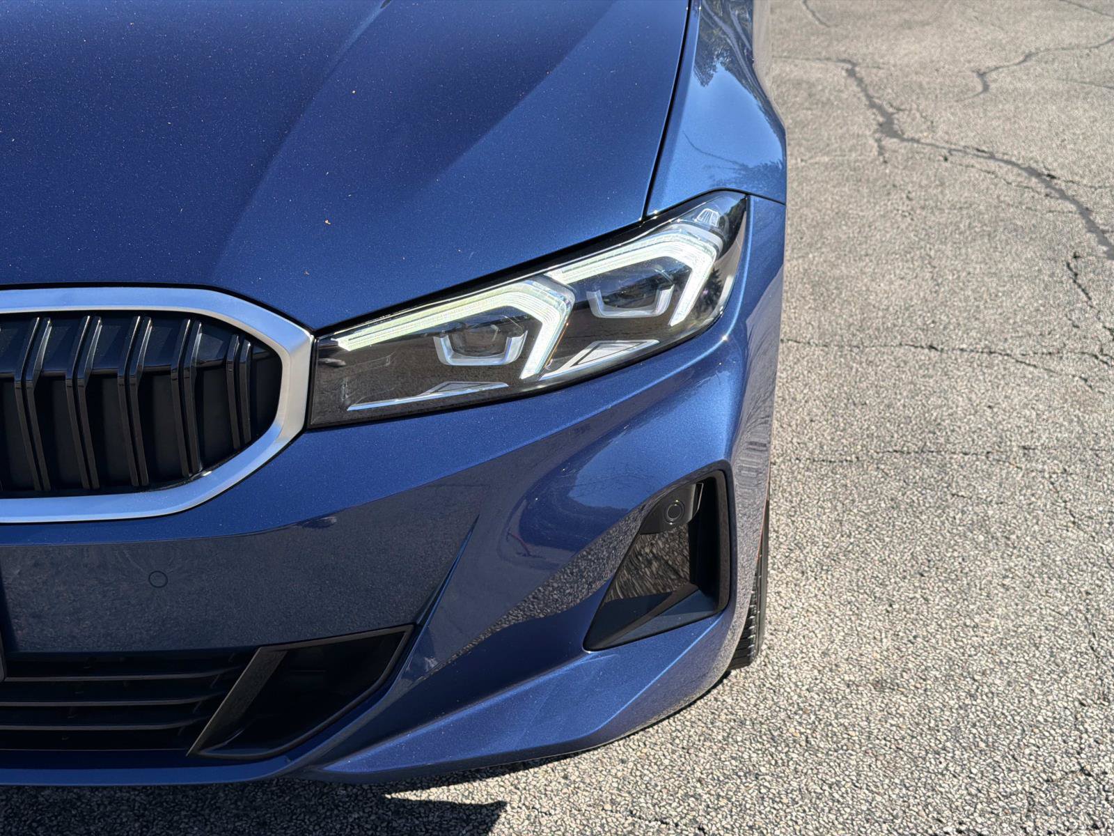Certified 2023 BMW 330i xDrive Sedan w/ Driving Assistance Package AWD/4WD image 9