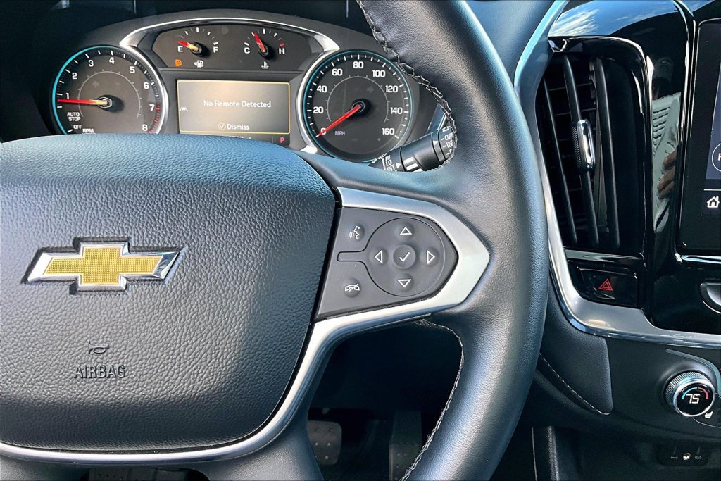 Used 2023 Chevrolet Traverse LT FWD image 17