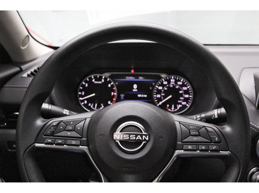 Used 2025 Nissan Sentra SV FWD image 13