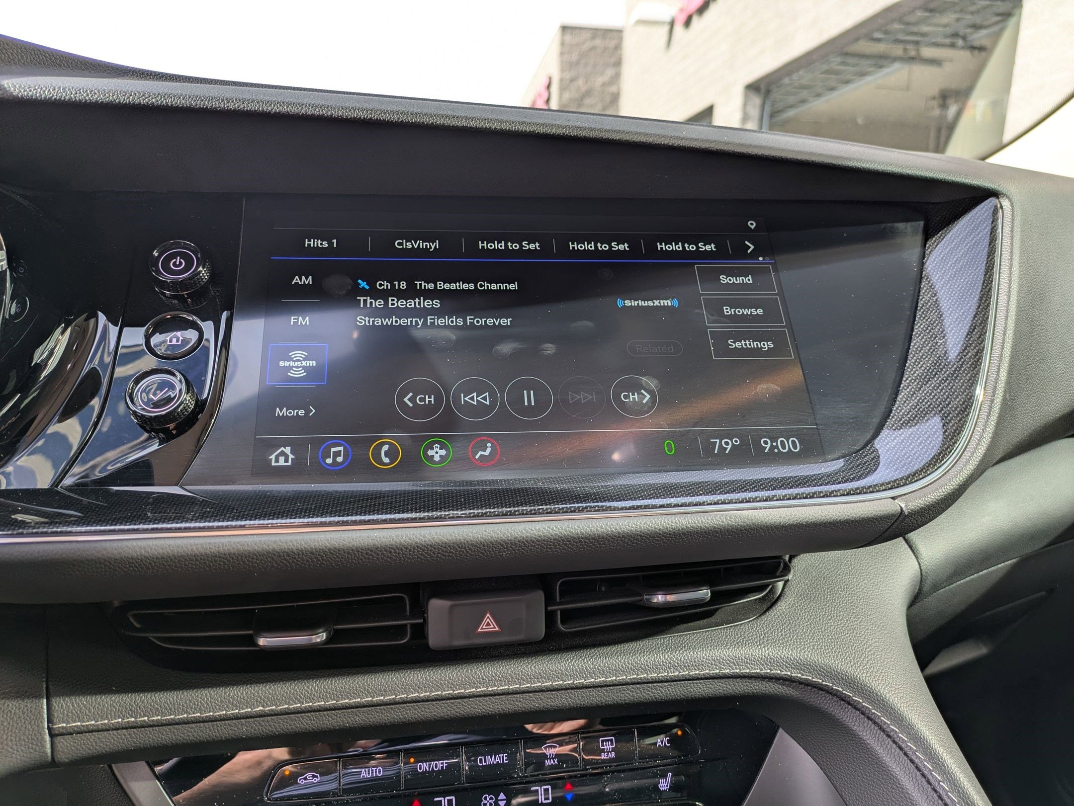 Used 2022 Buick Envision Essence w/ Sport Touring Package FWD image 17
