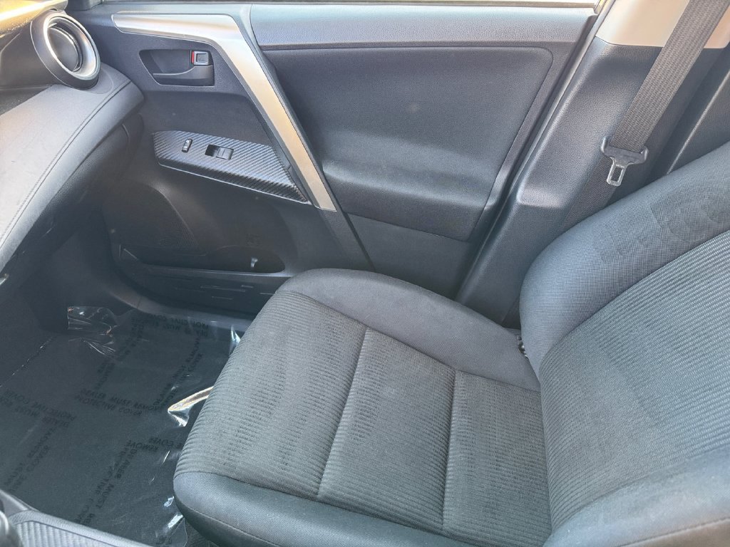 Used 2015 Toyota RAV4 LE AWD/4WD image 30