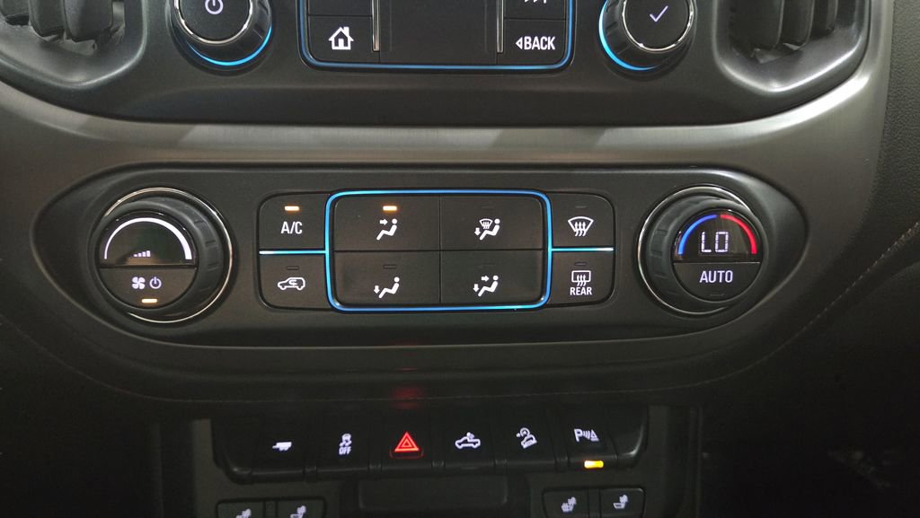 Used 2022 GMC Canyon AT4 w/ Trailering Package image 17