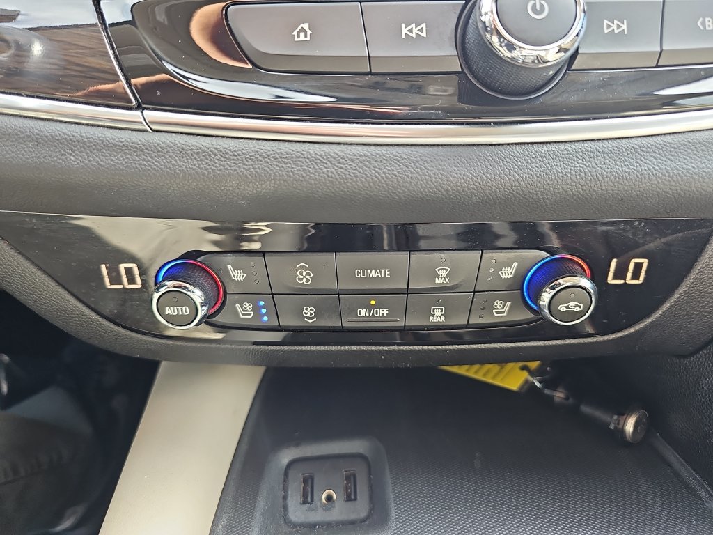 Used 2018 Buick Enclave Premium w/ Experience Buick Package AWD/4WD image 24