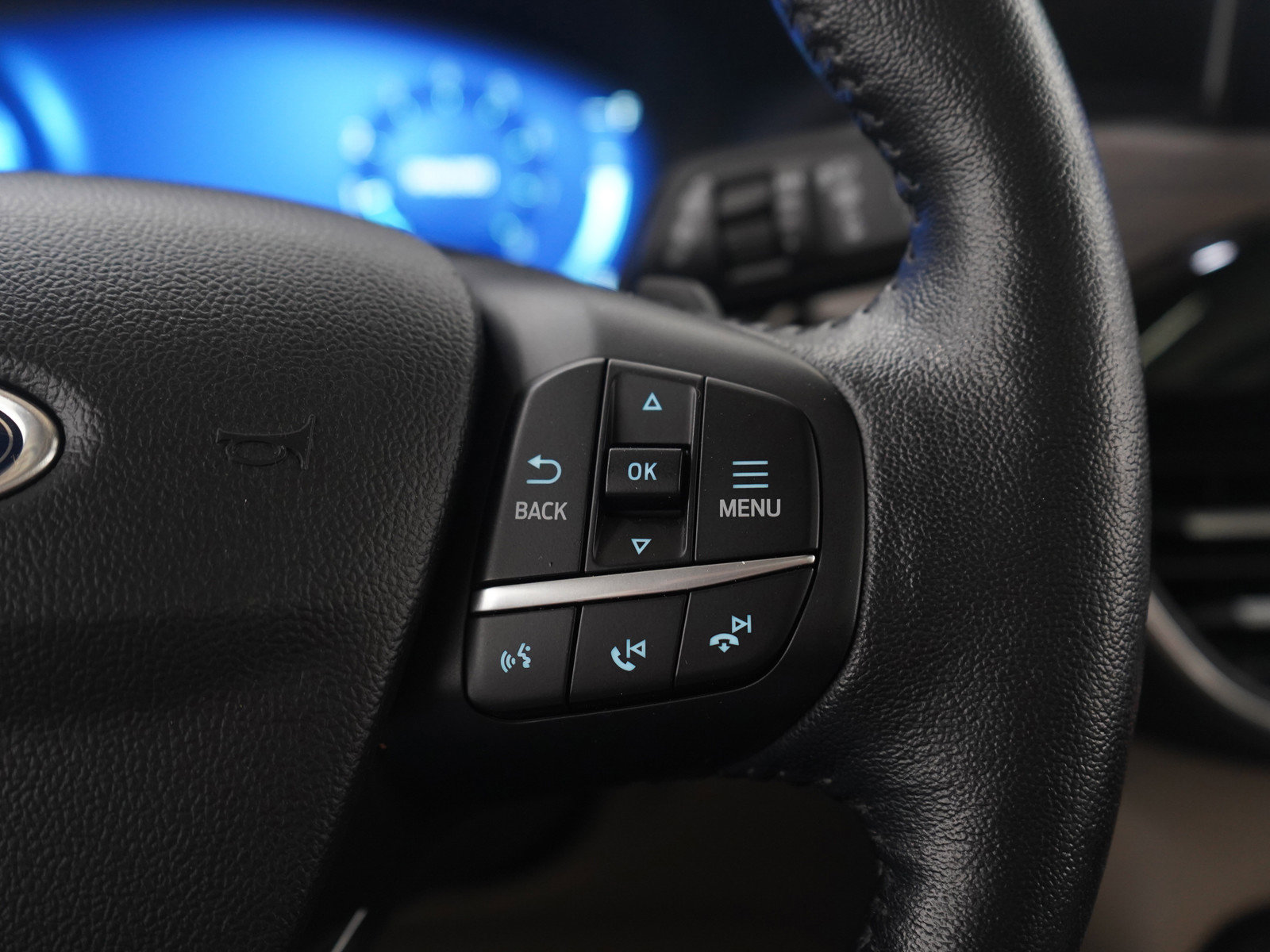 Used 2020 Ford Escape Titanium image 28