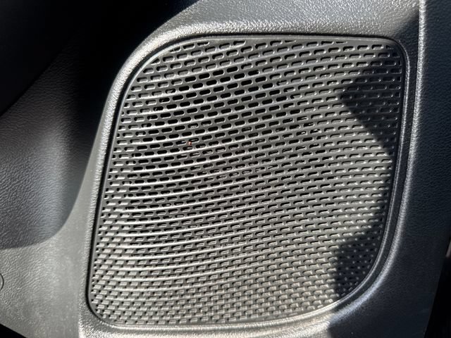 Used 2025 Chrysler Pacifica Select FWD image 12