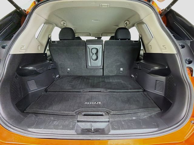 Used 2020 Nissan Rogue SV FWD image 25