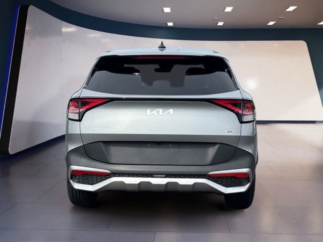 Certified 2023 Kia Sportage LX image 4