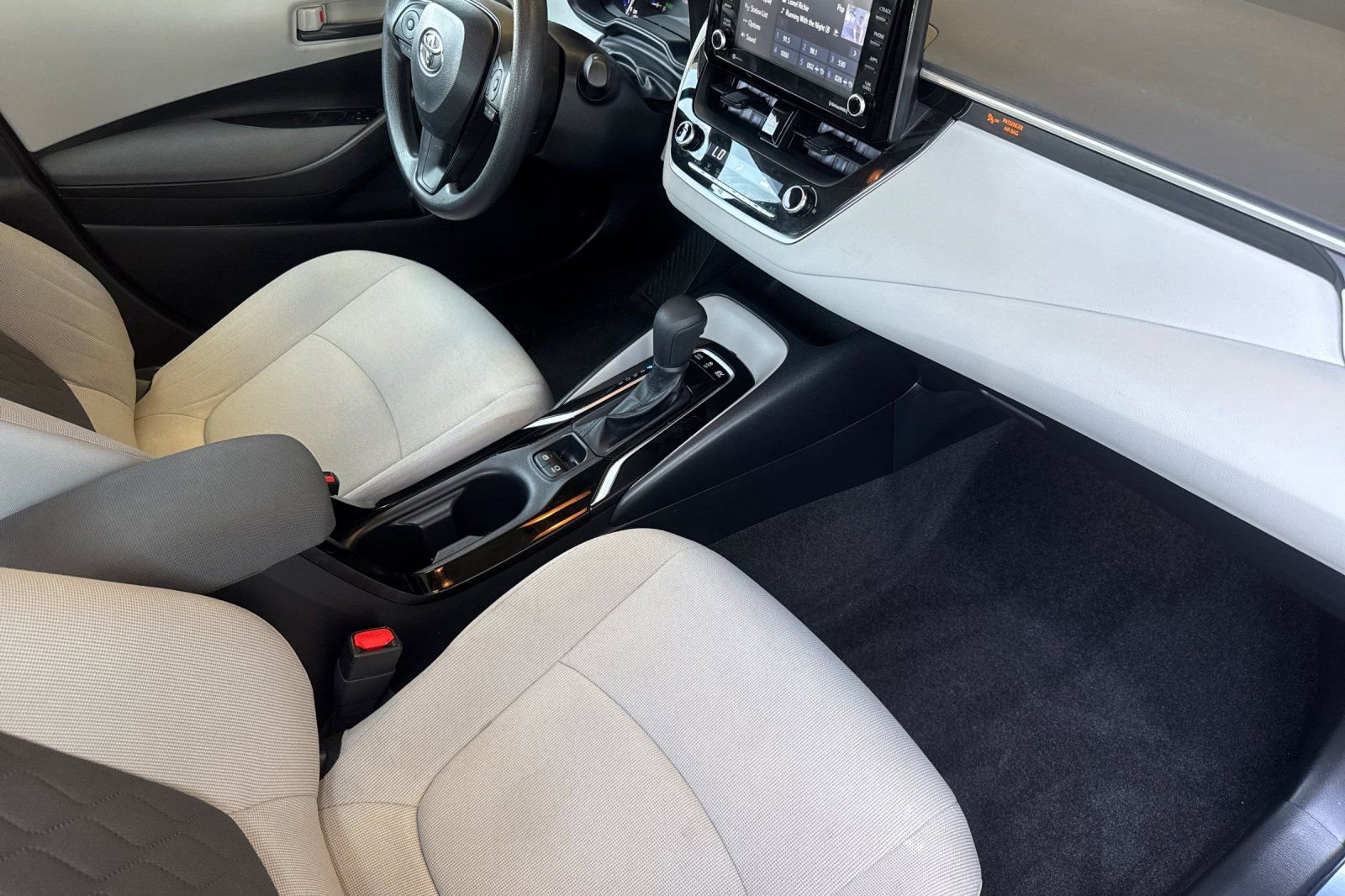 Used 2022 Toyota Corolla LE w/ Carpet Mat Package (TMS) FWD image 19