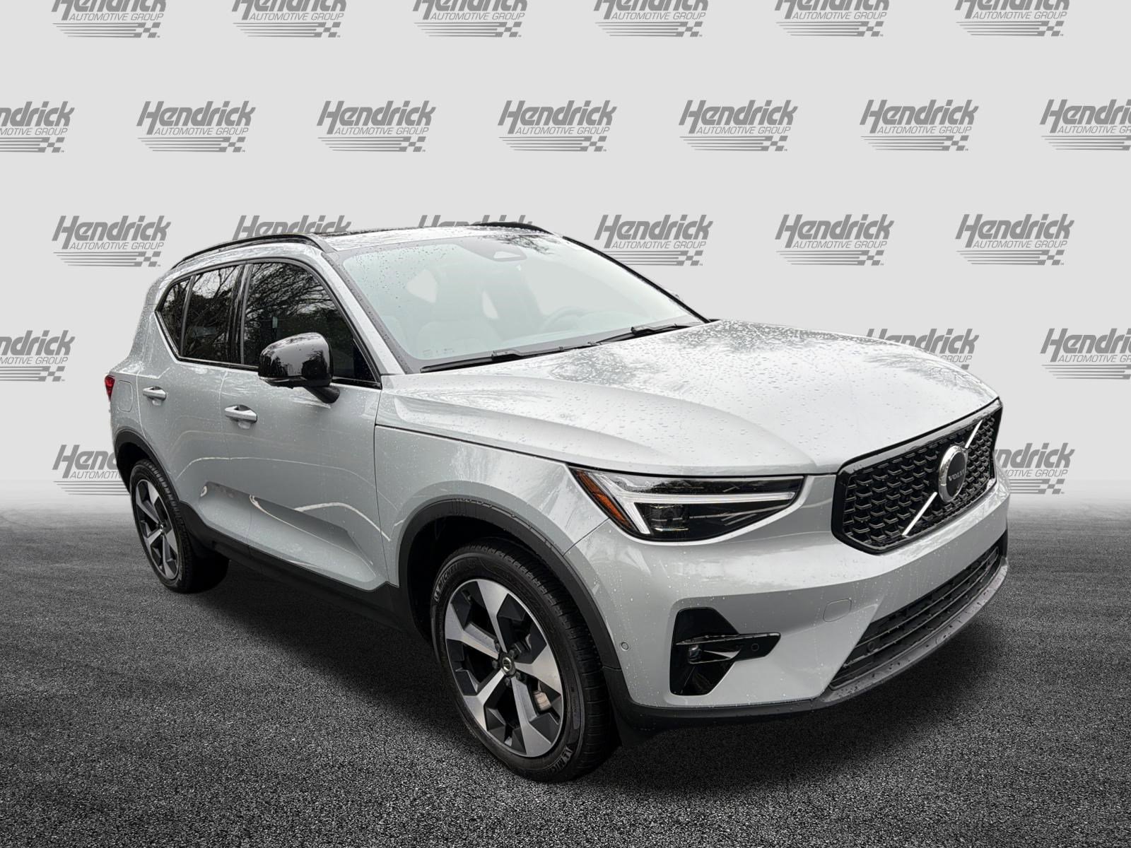 Used 2026 Volvo XC40 B5 Plus w/ Protection Package Premier image 2