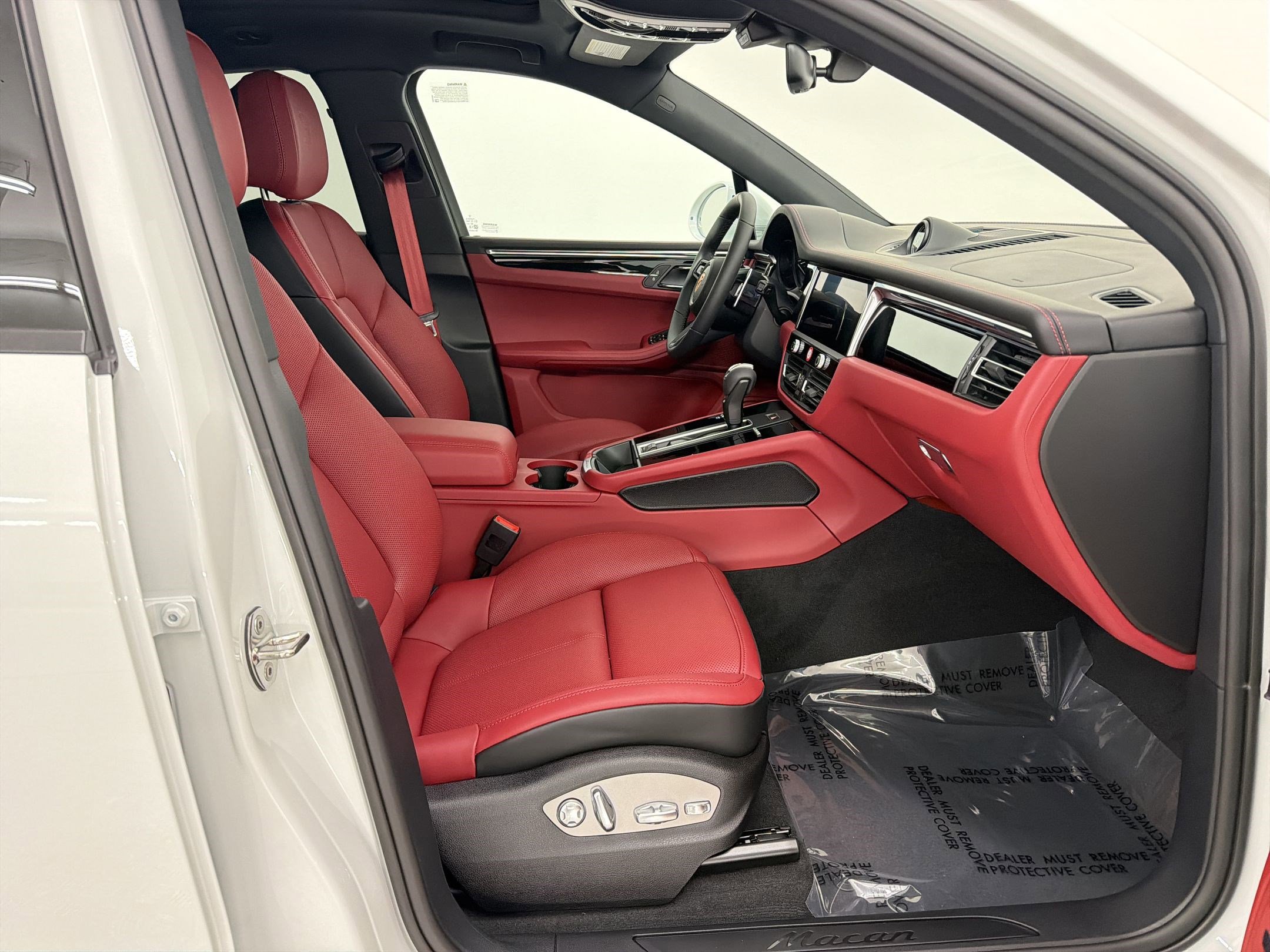 New 2026 Porsche Macan AWD/4WD image 26