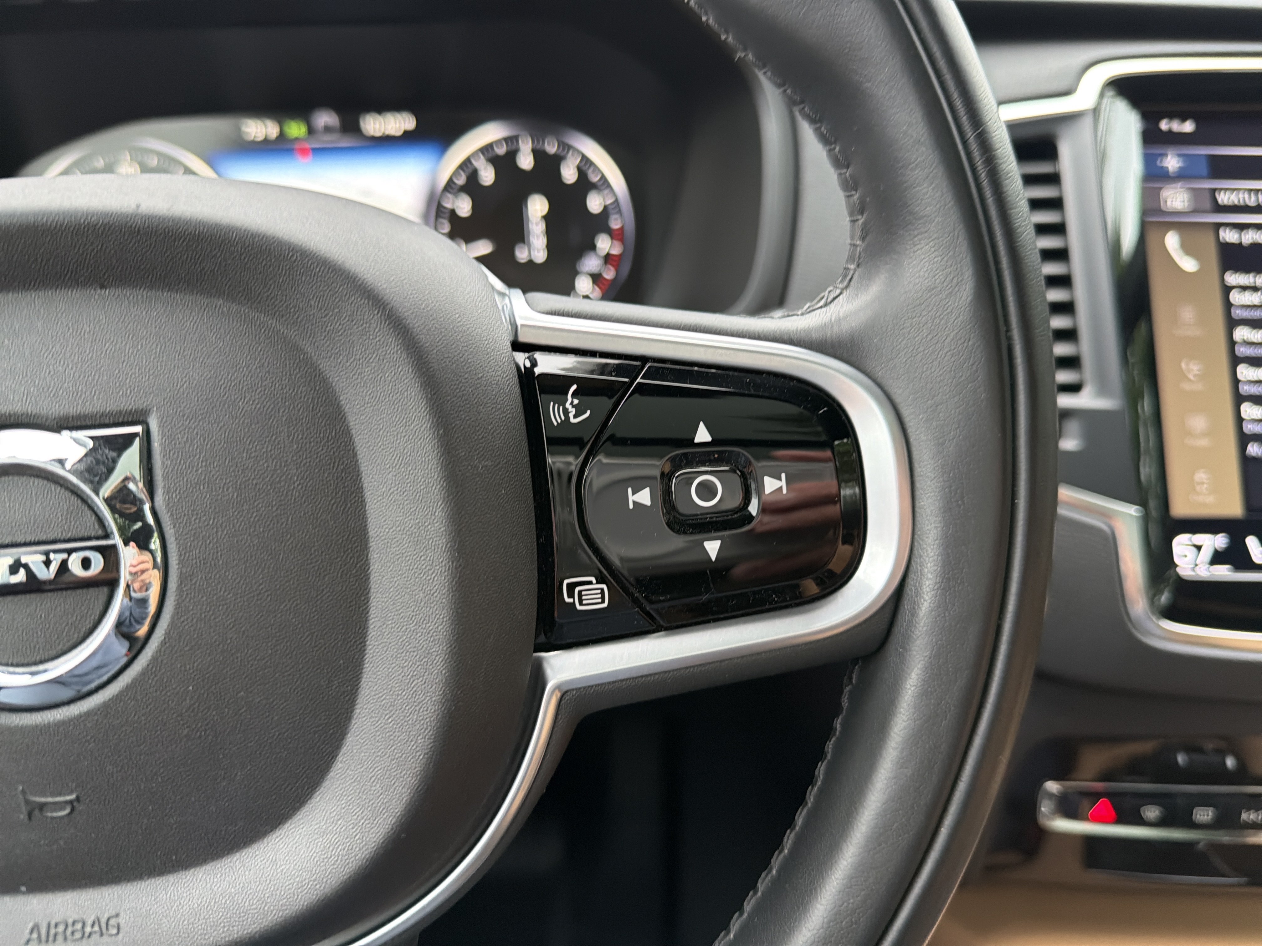 Used 2019 Volvo XC90 T6 Momentum w/ Advanced Package AWD/4WD image 27
