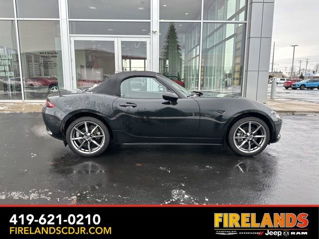 Used 2022 MAZDA MX-5 Miata Grand Touring w/ Weather Package image 10