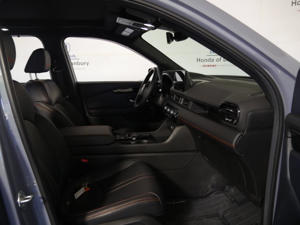 Certified 2025 Honda Pilot TrailSport image 6