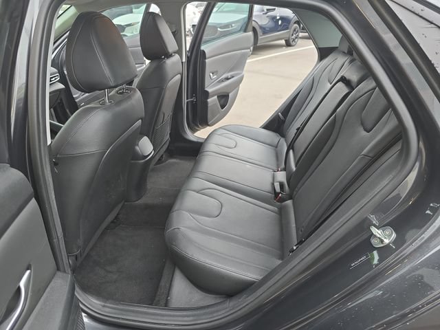 Used 2023 Hyundai Elantra Limited FWD image 11