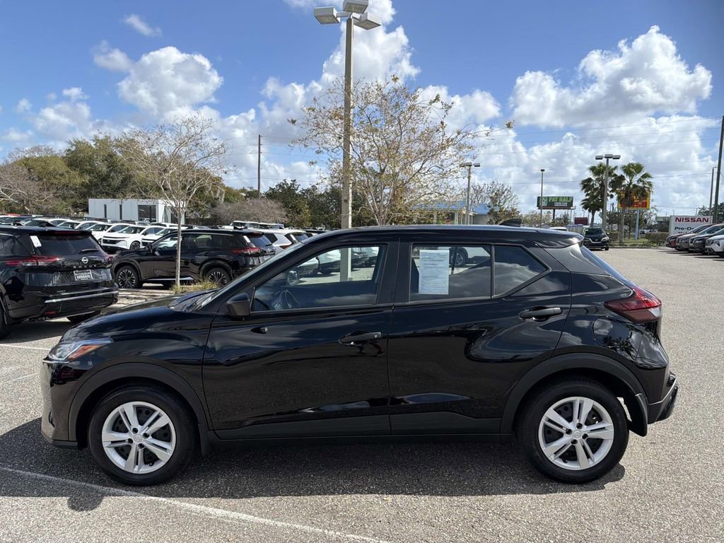 Certified 2025 Nissan Kicks Play S image 7