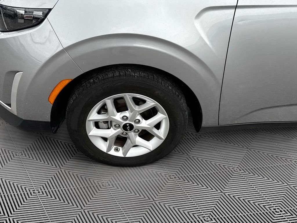 Used 2025 Kia Soul LX w/ LX Technology Package image 28