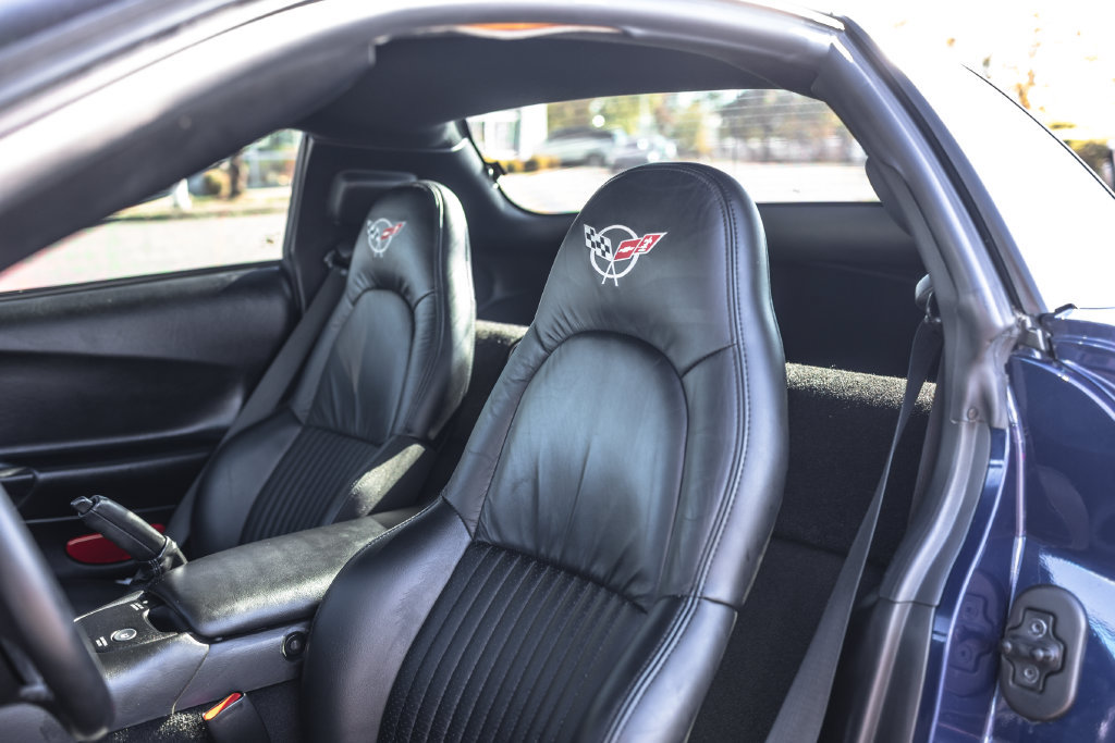Used 2004 Chevrolet Corvette Z06 w/ Z06 Preferred Equipment Group RWD image 18