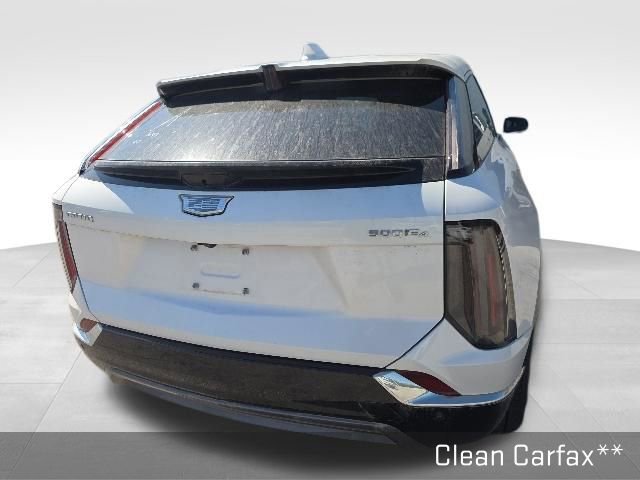 Used 2025 Cadillac Optiq Luxury 2 w/ LPO, Floor Liner Package AWD/4WD image 7