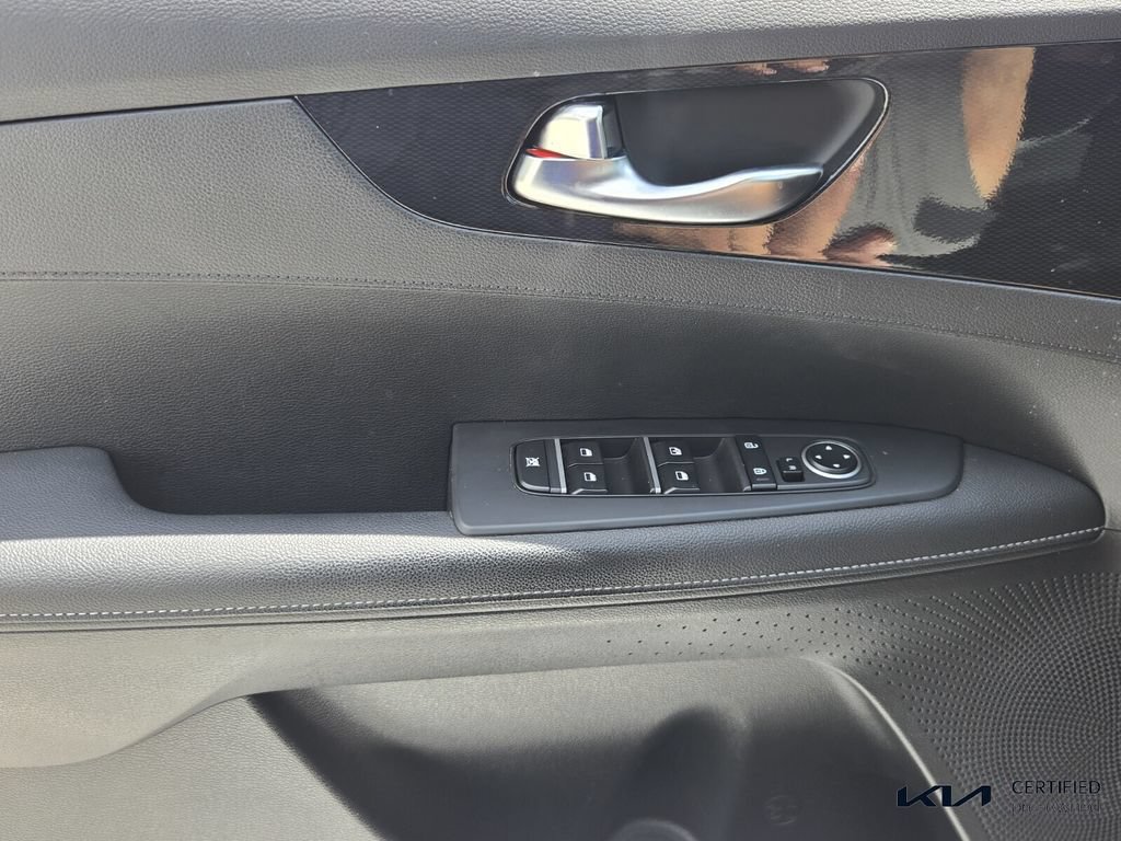 Certified 2022 Kia Forte GT-Line FWD image 31