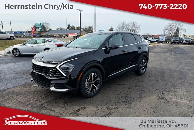 Used 2024 Kia Sportage EX image 3