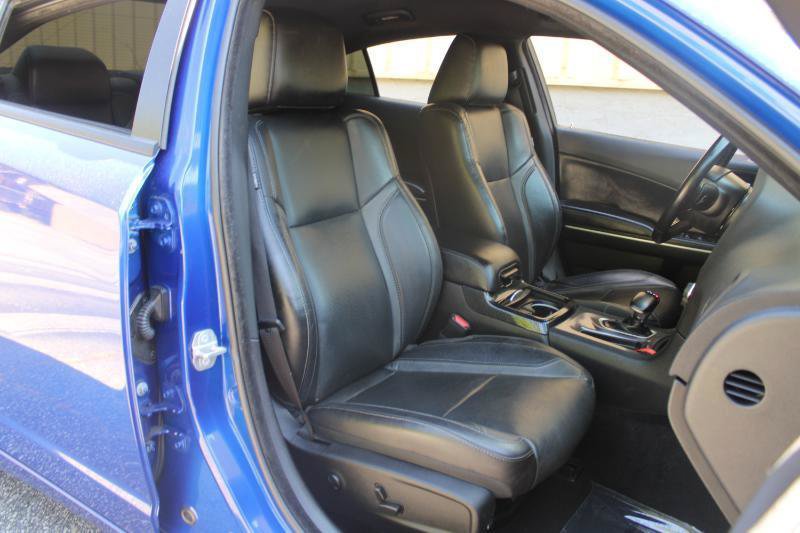 Used 2021 Dodge Charger SXT w/ Leather Interior Group RWD image 9