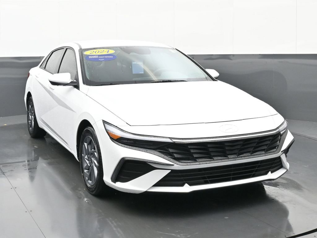 Certified 2024 Hyundai Elantra SEL image 9