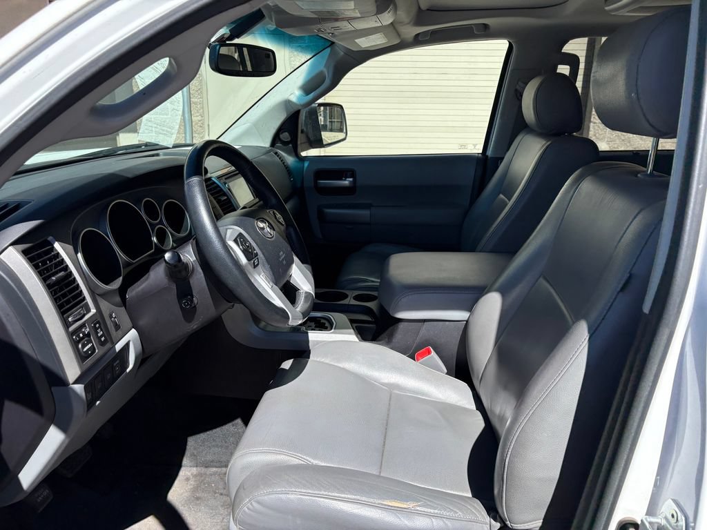 Used 2016 Toyota Sequoia Limited w/ Safety & Convenience Package AWD/4WD image 16