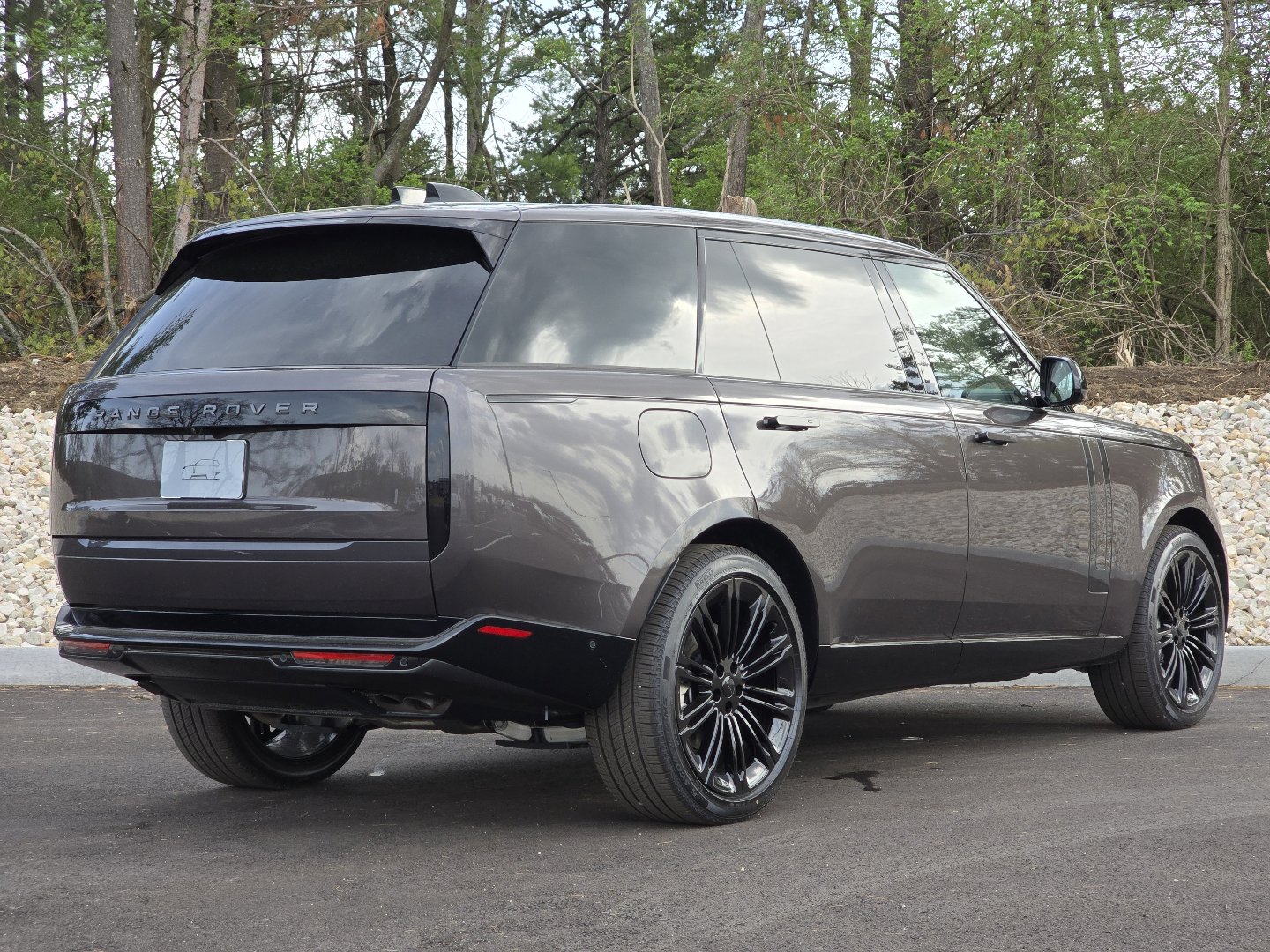New 2026 Land Rover Range Rover Long Wheelbase SE image 24