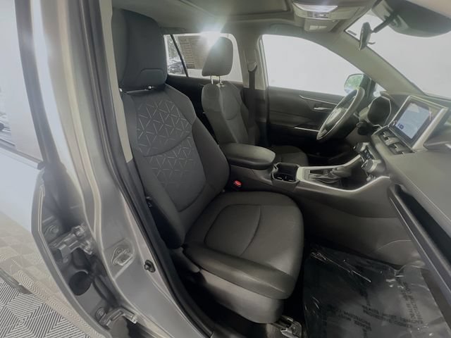 Used 2025 Toyota RAV4 XLE w/ Convenience Package FWD image 30