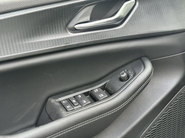 New 2025 Jeep Grand Cherokee Laredo image 12