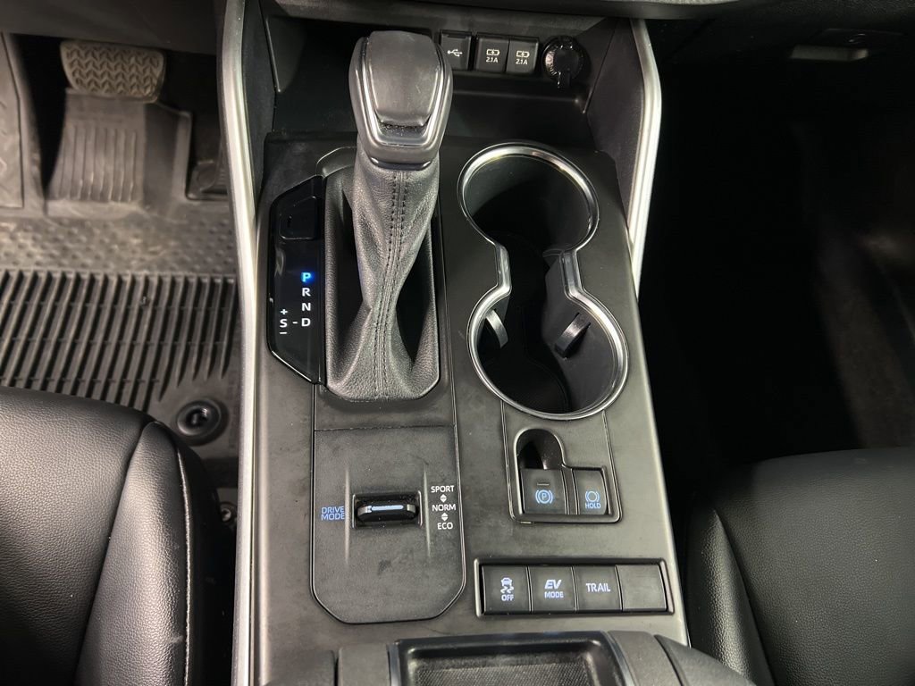 Used 2021 Toyota Highlander XLE image 17