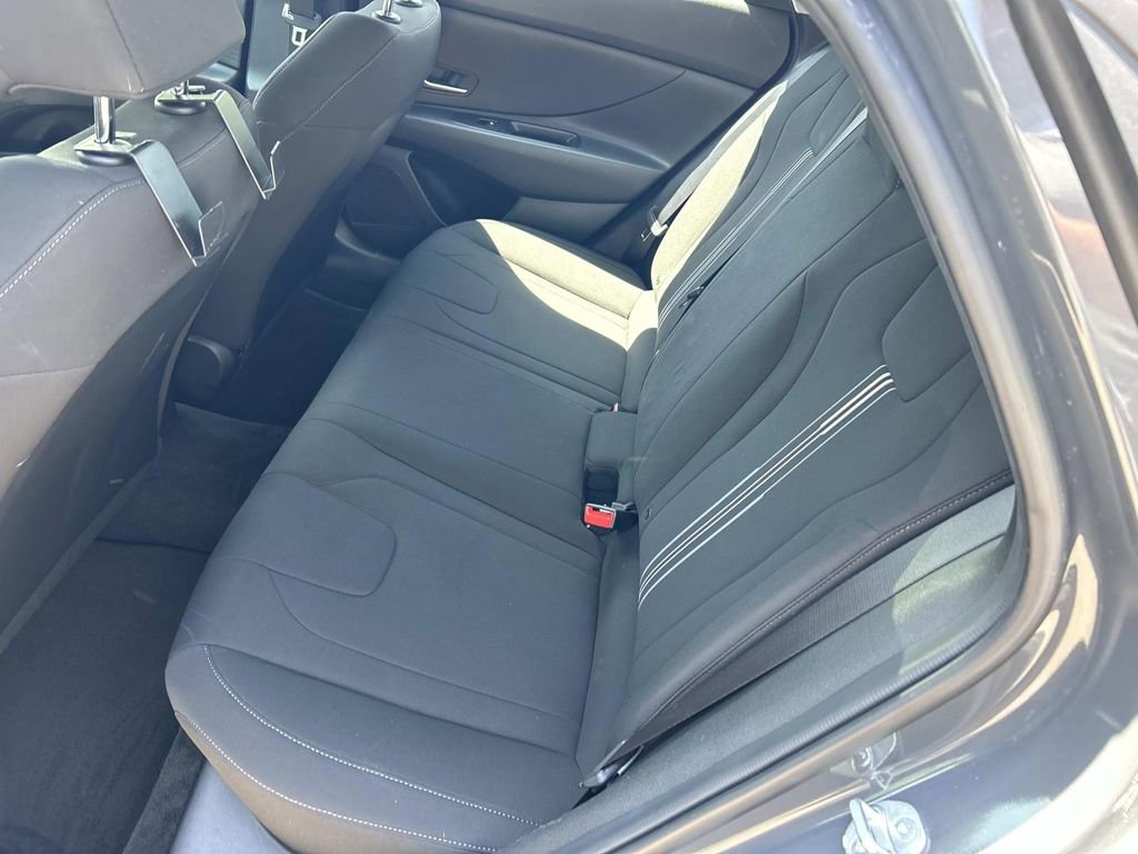 Certified 2023 Hyundai Elantra SEL FWD image 17