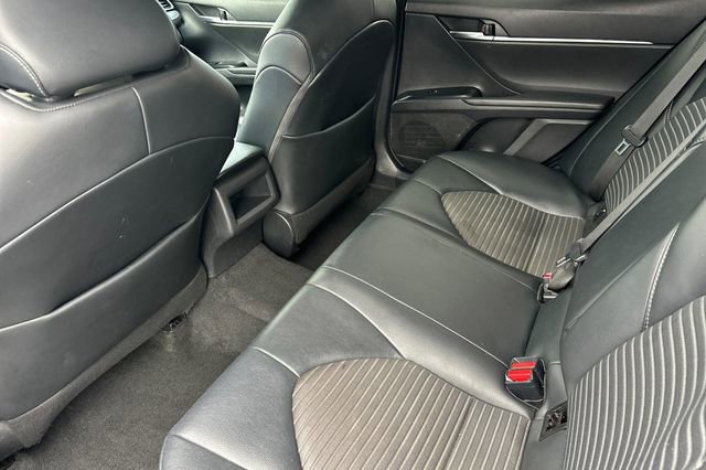 Used 2020 Toyota Camry SE FWD image 14