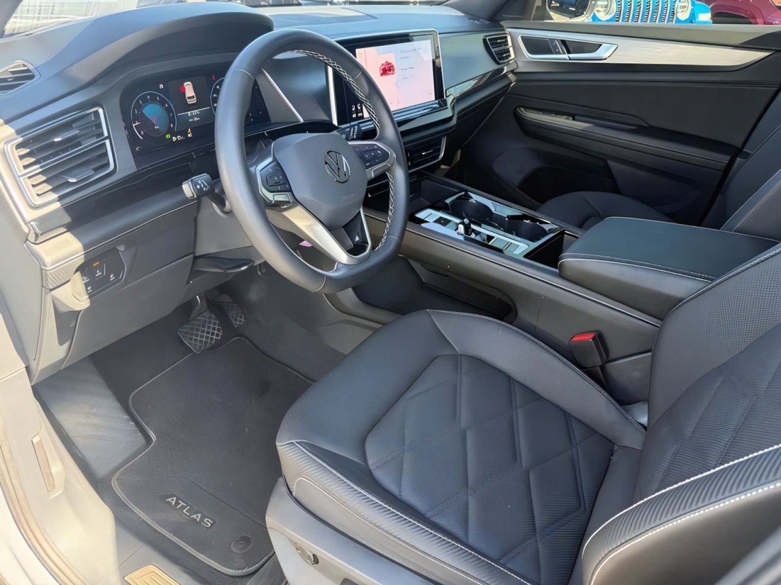 Used 2024 Volkswagen Atlas Cross Sport SE image 13