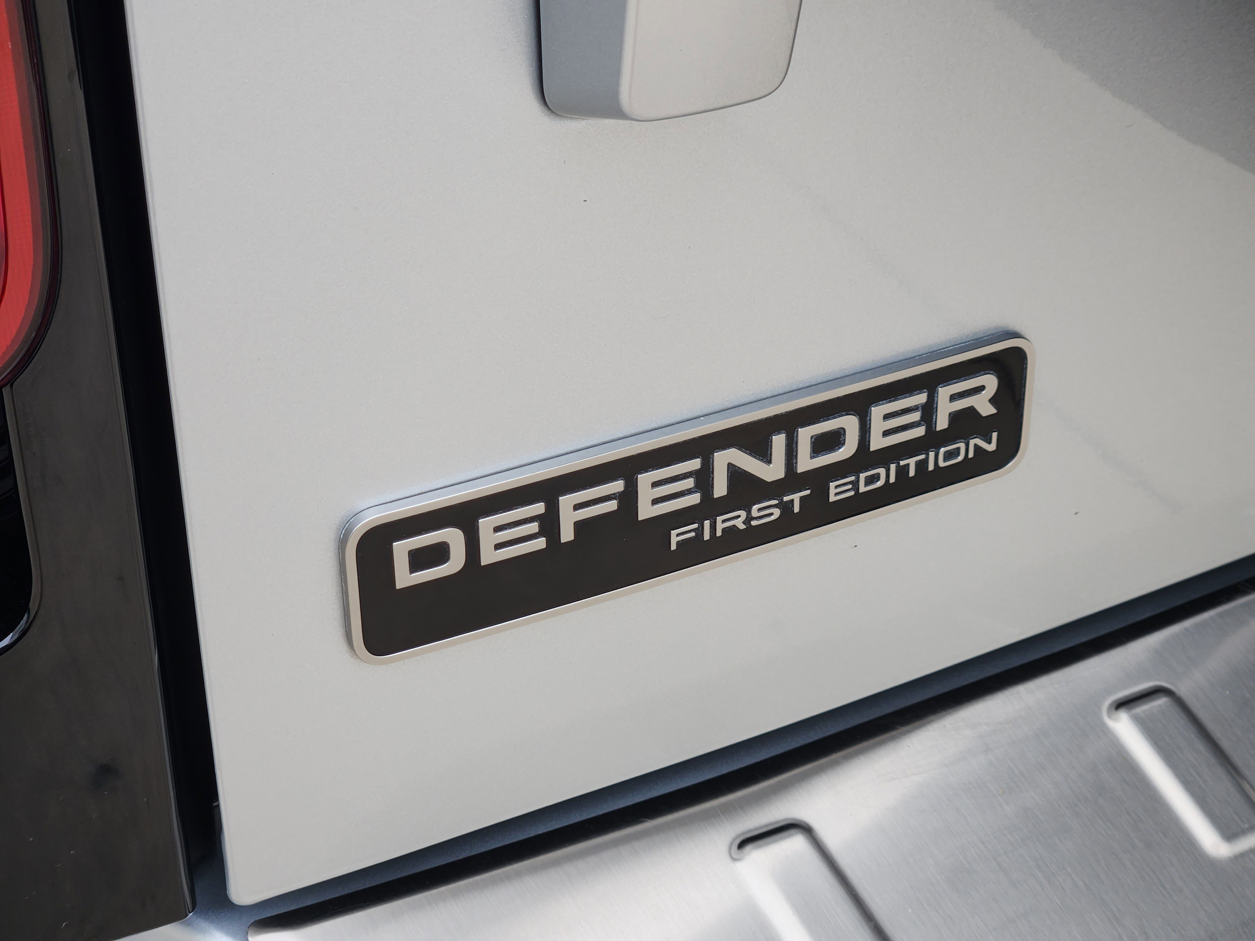 Used 2020 Land Rover Defender 110 First Edition AWD/4WD image 11