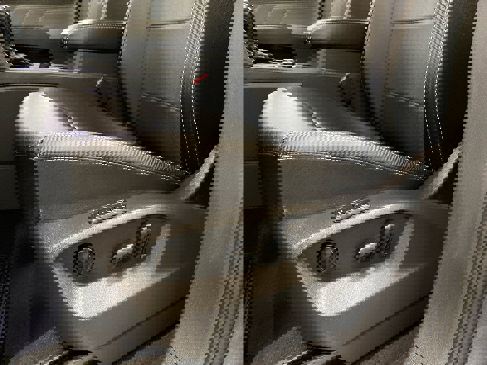 Used 2023 Volkswagen Atlas Cross Sport SEL image 18